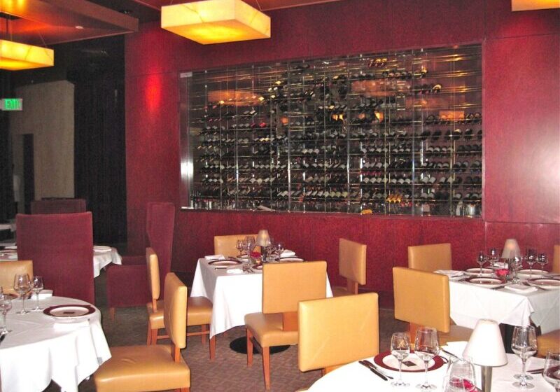 inside Cierra Steakhouse