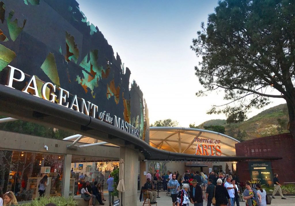 the-entrance-to-the-festival