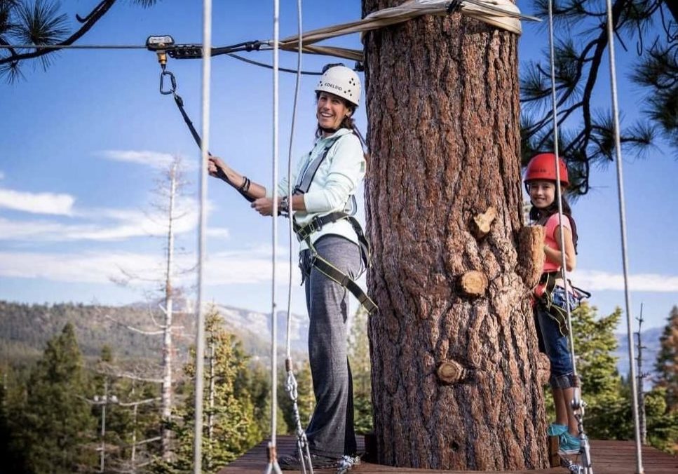 treetopadventureparkwomanandchild_standard